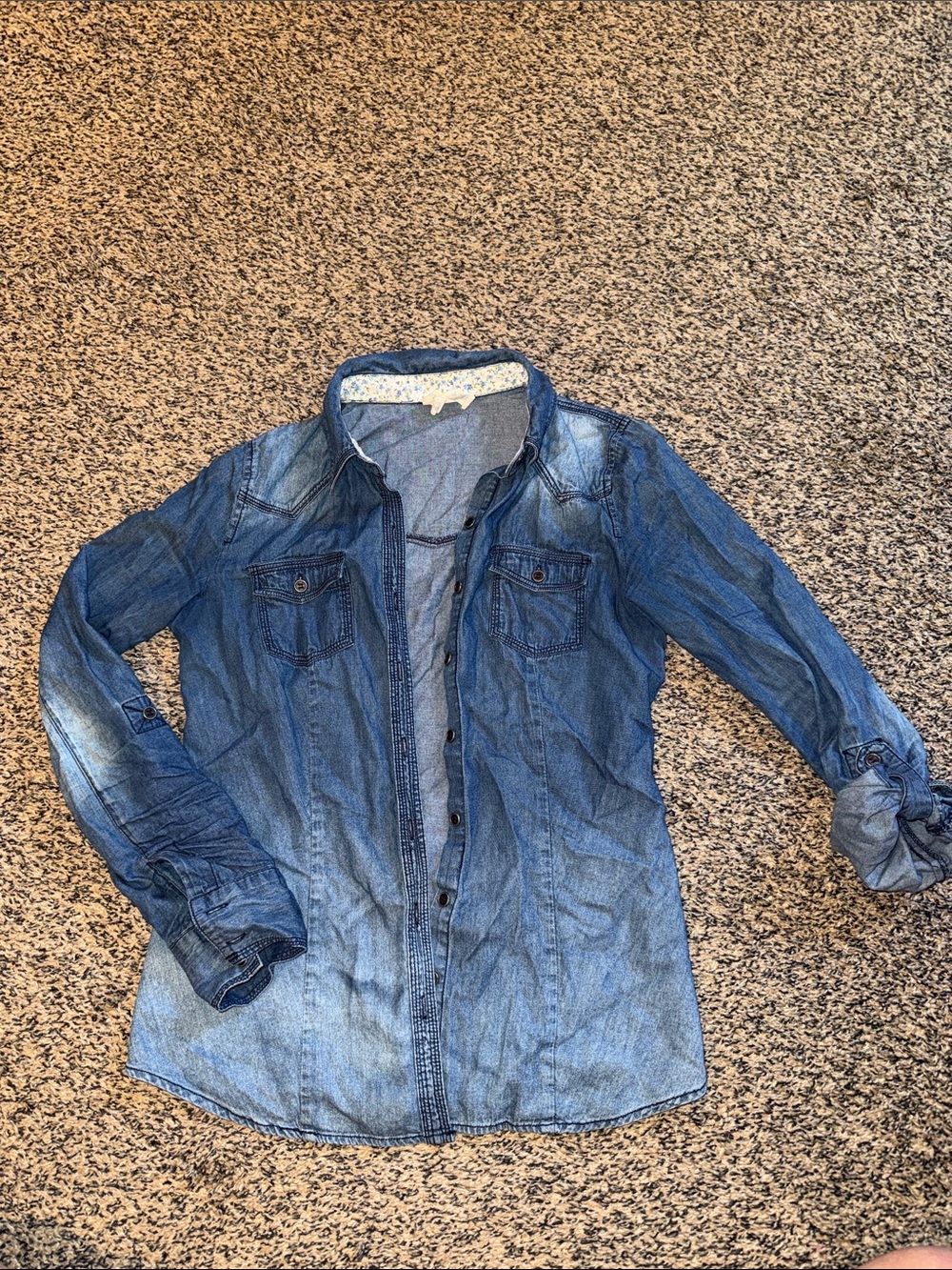 Denim Button-Up Shirt in Faded Blue